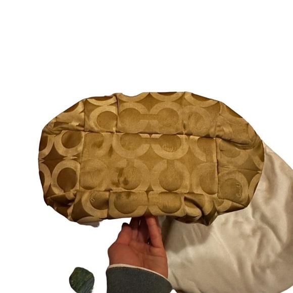 SOLD DO NOT BUY. Coach Bag. WALLET OS SOLD. Bag available on another listing - Picture 16 of 16